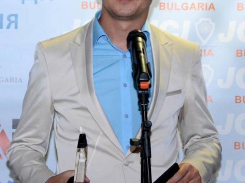Свилен Чешмеджиев е един от 10-те най – изявени млади личности на България