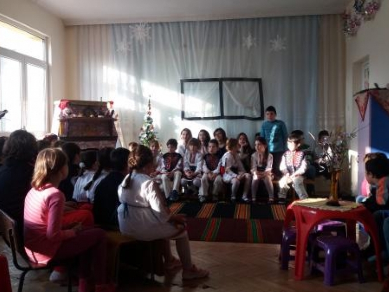 Коледно веселие кипи в образователните и културни институции в Свищов