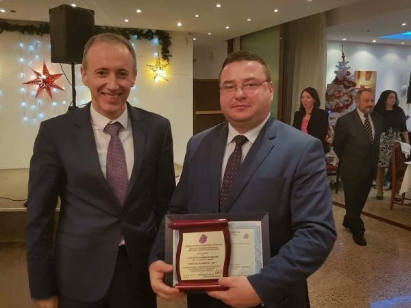 Кметът на община Свищов Генчо Генчев бе удостоен с Наградата на СБУ "Най-добър социален партньор - кмет  за 2017 година"