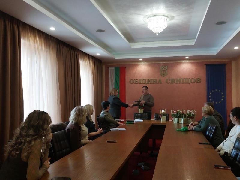 Кметът на Свищов поздрави лично представителите на социалните услуги в общината 