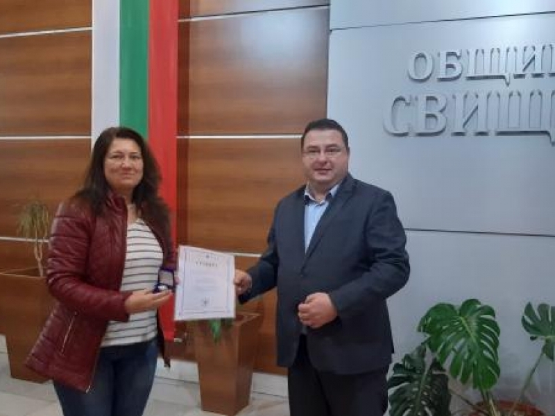 Кметът на Свищов отличи 8 служители от общинска администрация в Деня на българската община