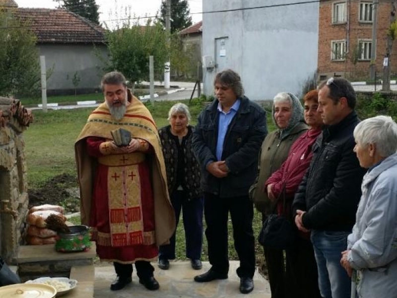 В село Драгомирово отбелязаха храмовия празник на православната църква  „Св. Иван Рилски” 
