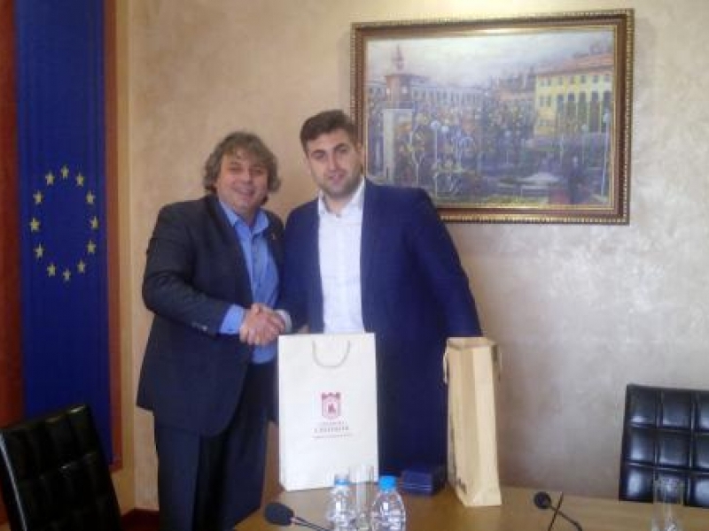  Евродепутатът Андрей Новаков посети Свищов  	