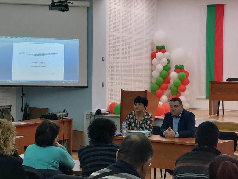 В Свищов се проведе публична дискусия за потребностите на Общината от социални услуги на общинско и областно ниво 