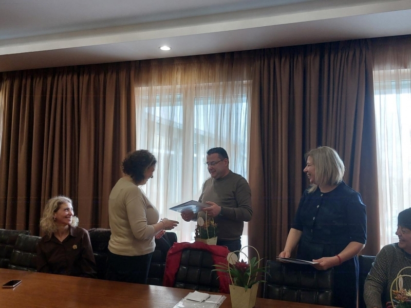 Кметът на Свищов поздрави лично представителите на социалните услуги в общината 