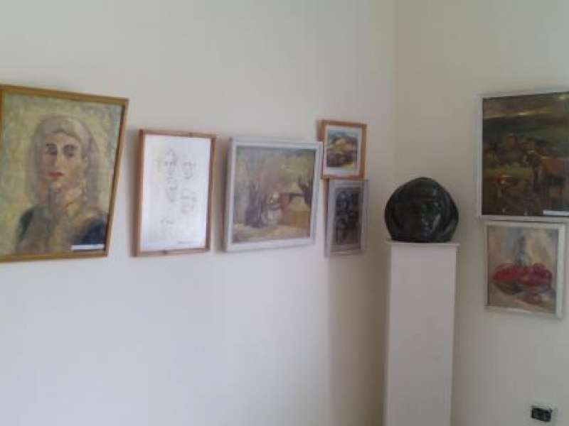 В Овча могила бе открита изложбена зала с творбите на местния художник  и скулптор Атанас Миндов