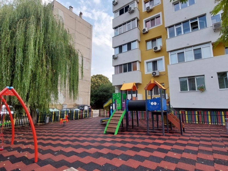 Община Свищов обновява детските площадки в града за по-сигурна и модерна градска среда 
