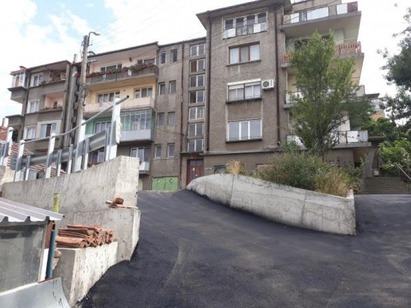 Приключиха дейностите по укрепване на подпорната стена на ул. „Екзарх Антим I“ в Свищов 