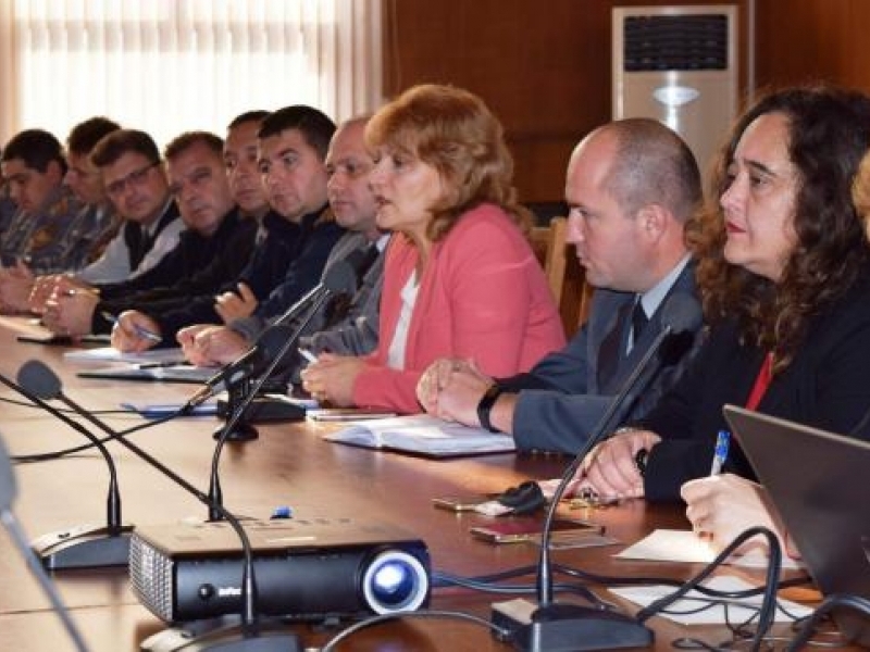 Представители на община Свищов споделиха добри практики в семинар за дейността на доброволните формирования в областта