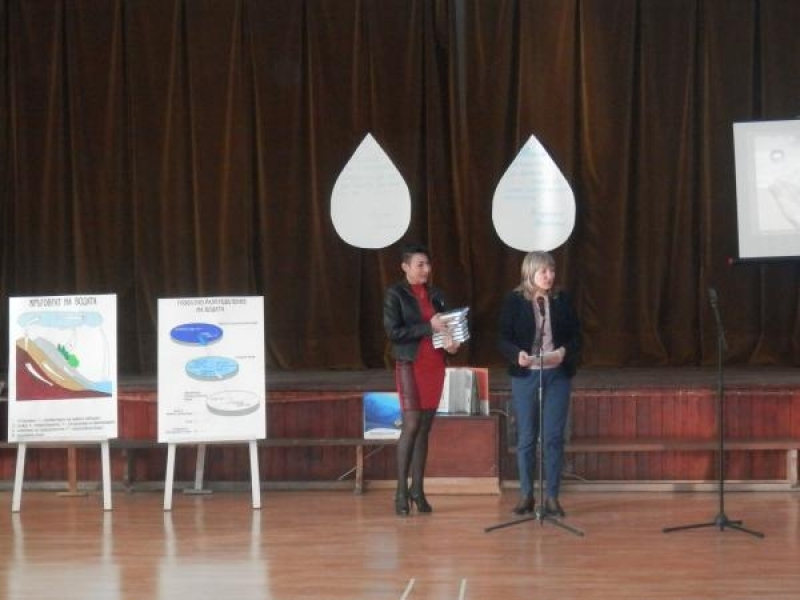 Учениците от СУ „Димитър Благоев“ – гр. Свищов се включиха в инициативата „Водата в песни и стихове"