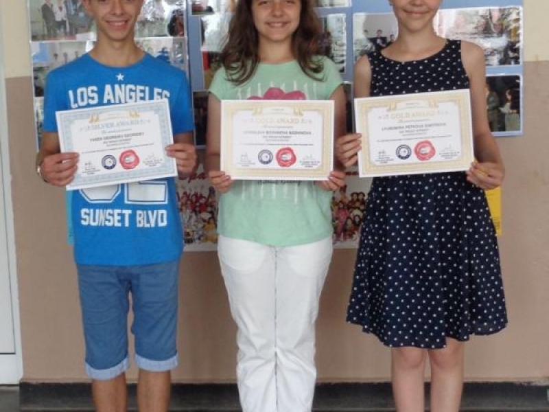 Трима ученици от СОУ „Николай Катранов” победители в азиатско световно математическо състезание