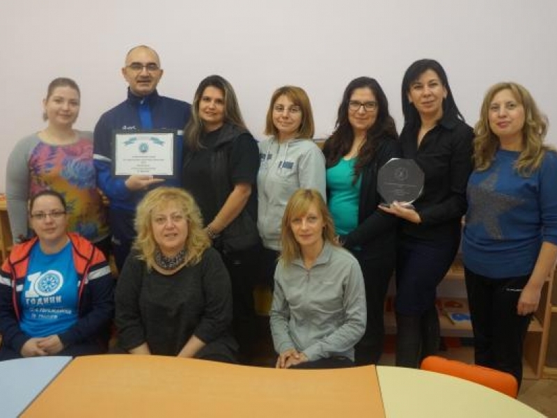 Държавната агенция за закрила на детето отличи община Свищов с почетен знак „Аз гарантирам щастливо детство“