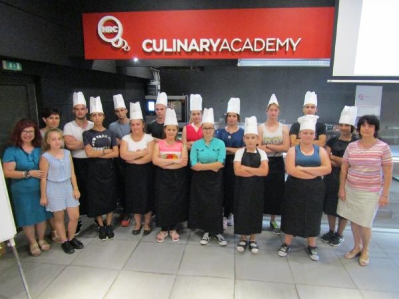 Ученици от Свищовска професионална гимназия „Алеко Константинов“ посетиха Кулинарна академия HRC в град София