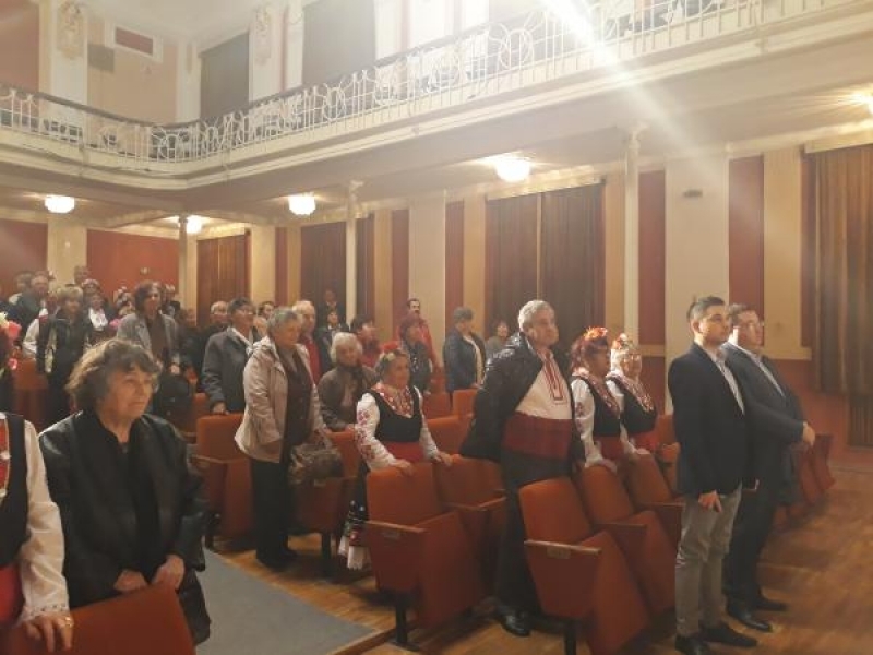 В Свищов се провежда XI-ти Общински фестивал на културните клубове на пенсионера „Край Дунава с песен”