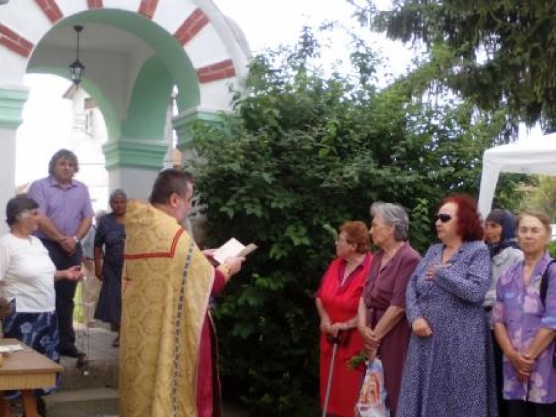 В църквата „Св. Иван Рилски” в Драгомирово бе отбелязан църковният празник на селото