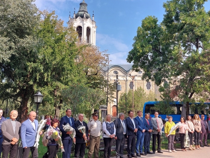 Свищов отбеляза Деня на независимостта на България с тържествено честване 