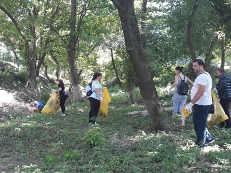 В Свищов се проведе еко инициатива за почистване на брега на река Дунав