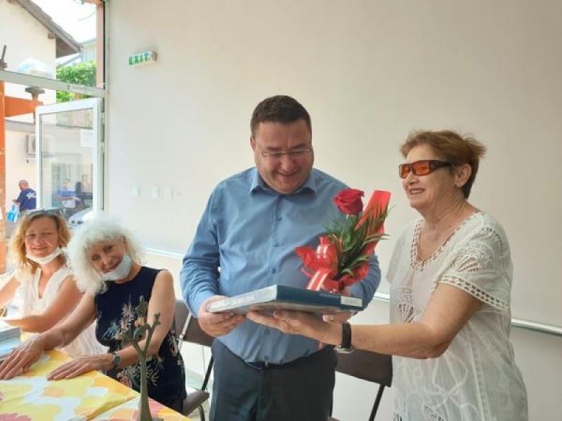 Кметът на Свищов с награда за принос в социалните дейности