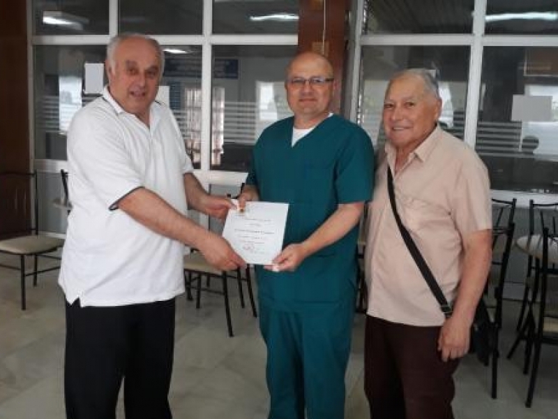  Двама доброволци от Свищов получиха званието “Отличник на БЧК”