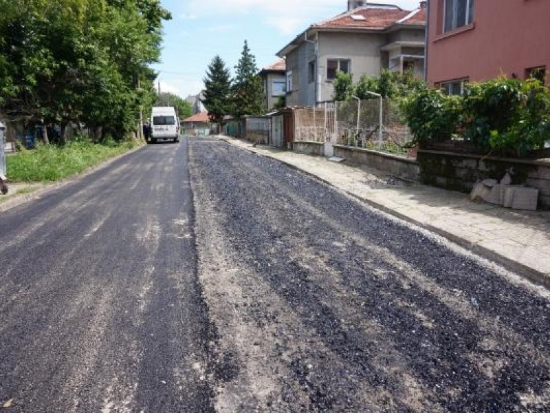 Продължават дейностите по подмяна на водопровод и полагане на нова асфалтова настилка в гр. Свищов