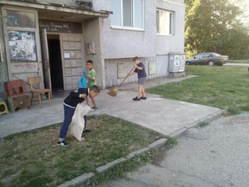 Община Свищов се включи за пореден път в най-мащабната доброволческа акция в България – „Да изчистим България заедно“