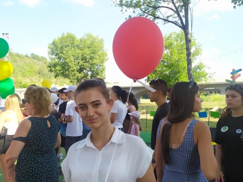 Ученици от ПДТГ „Димитър Хадживасилев“ – Свищов взеха участие във форума „Свободен да избираш“ 