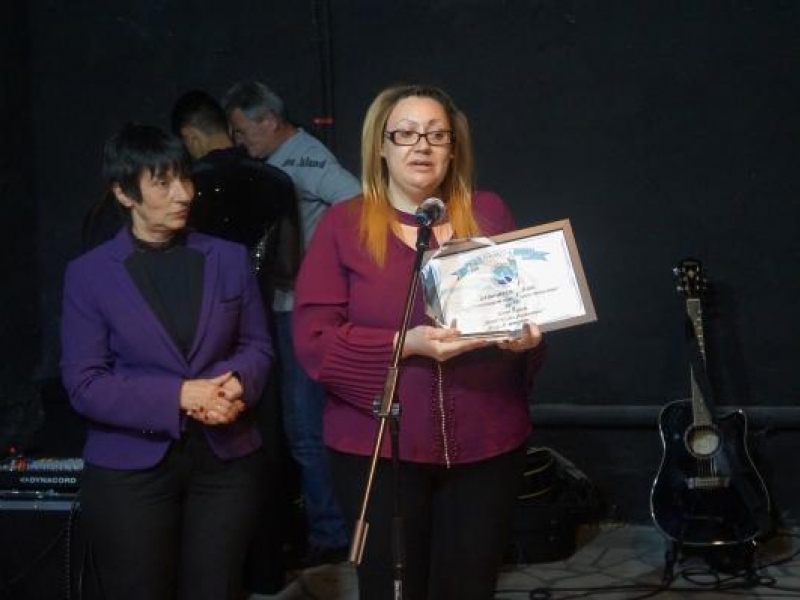 Държавната агенция за закрила на детето отличи община Свищов с почетен знак „Аз гарантирам щастливо детство“