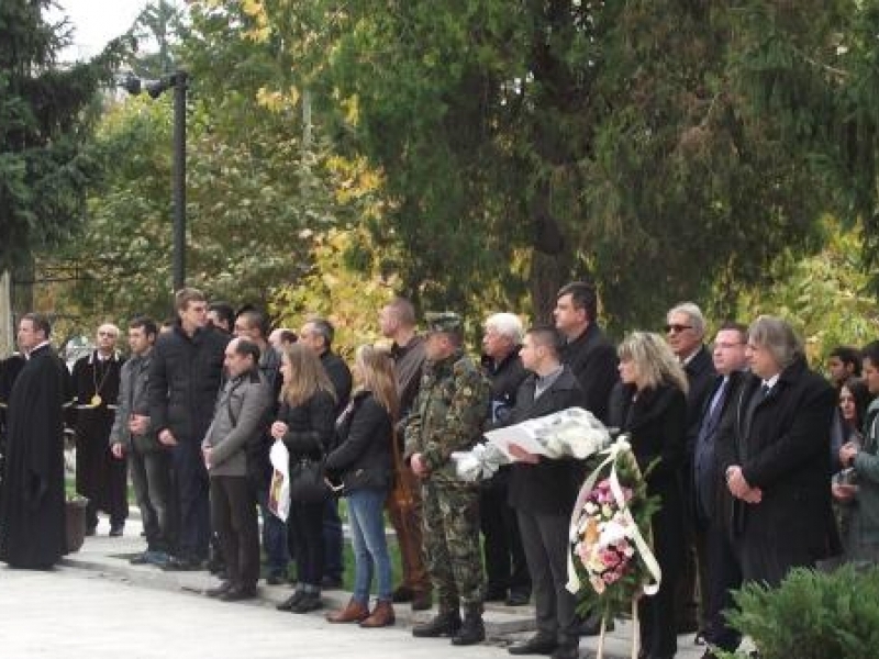Ръководството на община Свищов уважи патронния празник на СА „Д. А. Ценов“