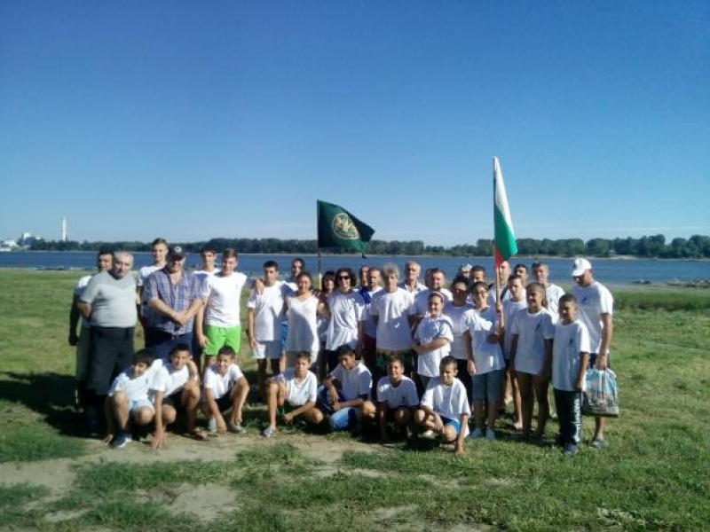 151 участници се включиха в 60-то юбилейно преплуване на река Дунав край Свищов