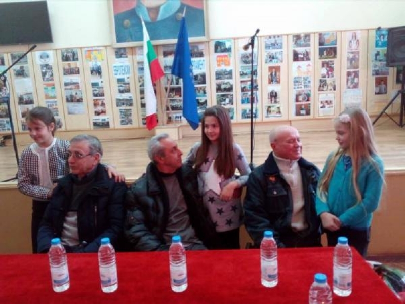 Третокласници от СУ „Николай Катранов“ учат за фолкорните традиции