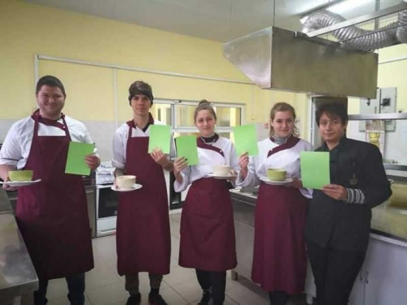 Свищовската професионална гимназия „Алеко Константинов“ се включва с редица инициативи в Световния ден на прехраната