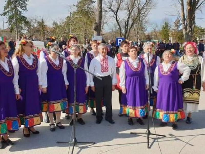 На Тодоровден в свищовското село Драгомирово изпратиха зимата с традиционните за празника кушии