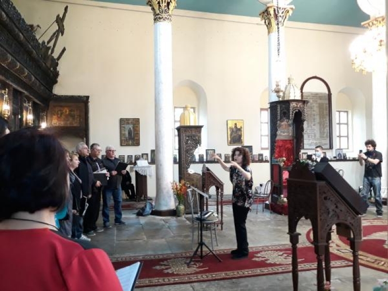 Първи български хор „Янко Мустаков“ поздрави жителите на Свищов с Великденски концерт