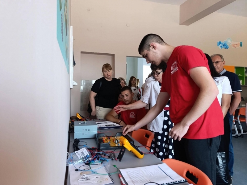 Тържествено откриване на новия STEM център в СПГ „Алеко Константинов“ – Свищов 