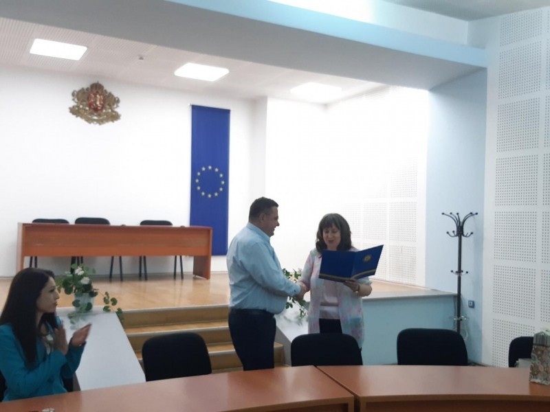 Кметът на община Свищов приветства успешно завършващите възпитаници на катедра „Мениджмънт“ към СА „Д. А. Ценов“  