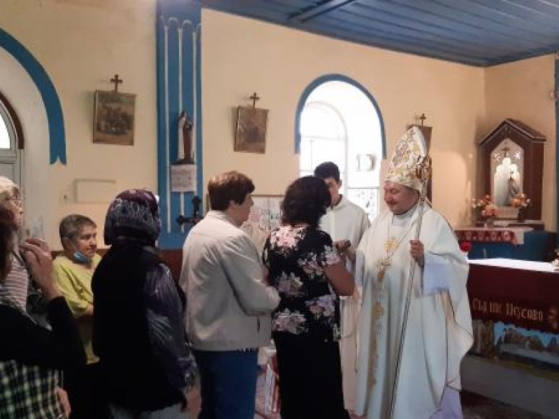 Никополският епископ посети свищовското село Драгомирово за храмовия празник на църквата „Пресвето Сърце Исусово“