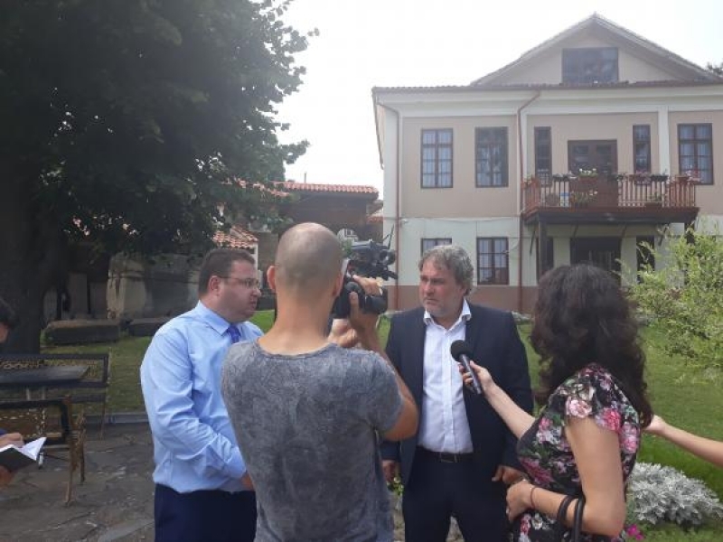 Министърът на културата Боил Банов се запозна отблизо с културното наследство на Свищов и даде старт на инвестиции за 2.8 млн. лв.