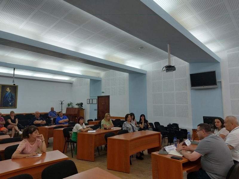 Възможностите за предоставяне на работна ръка в селскостопанския сектор представи вицепрезидентът на Академията на науките на Узбекистан Абдуразак Мирзаев в Свищов 