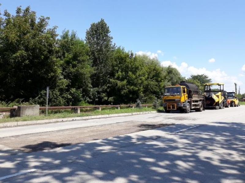 АПИ извършва редица текущи ремонти и обезопасява пътни участъци на територията на община Свищов