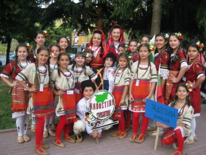 Свищовски деца в „Разиграно оро”