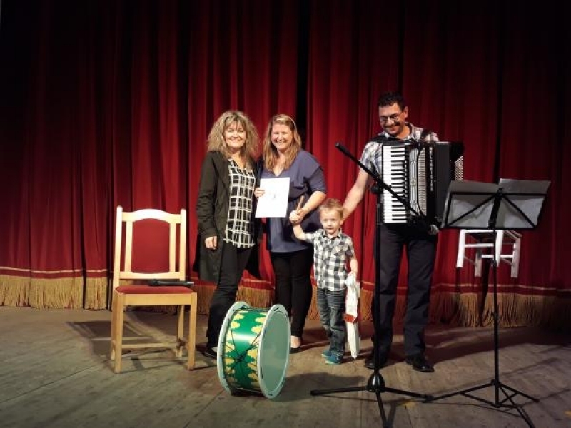  На Международния ден на детето в Свищов се проведе първото издание на празника „С мама и татко на сцена“ 