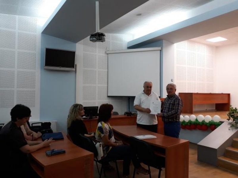  Двама доброволци от Свищов получиха званието “Отличник на БЧК”