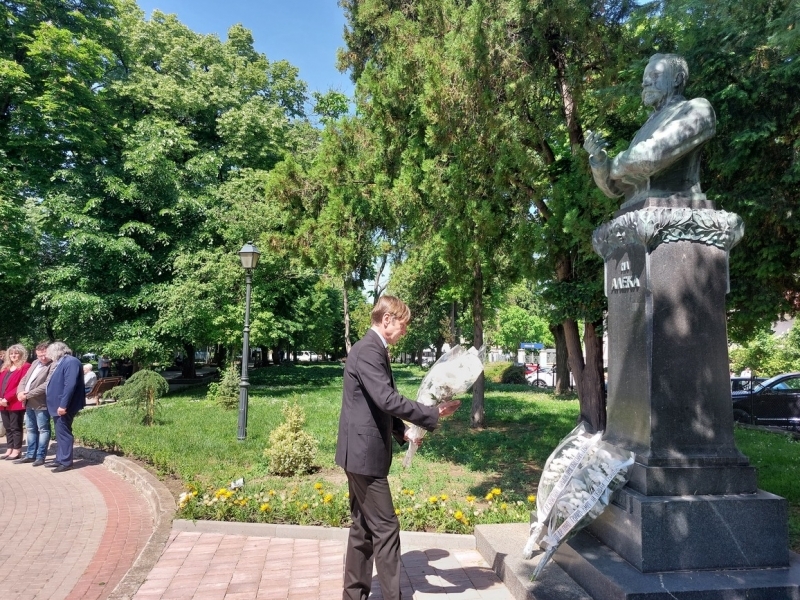 Община Свищов отбеляза 128 години от трагичната смърт на Алеко Константинов 