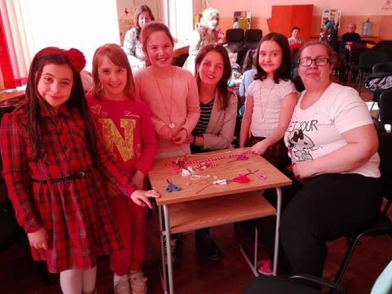 Ученици от СУ „Николай Катранов” ще зарадват с мартеници деца и възрастни хора