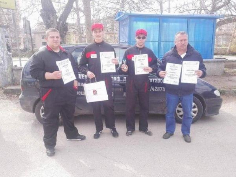 Ученици от ПГ „Проф. д-р Асен Златаров” спечелиха трето място в регионално състезание