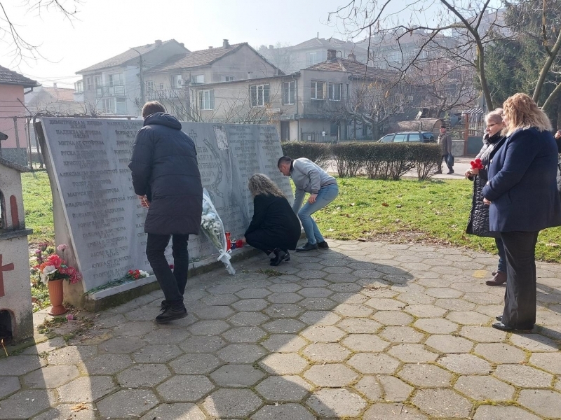Свищов почита паметта на загиналите от разрушителното земетресение през 1977 година 