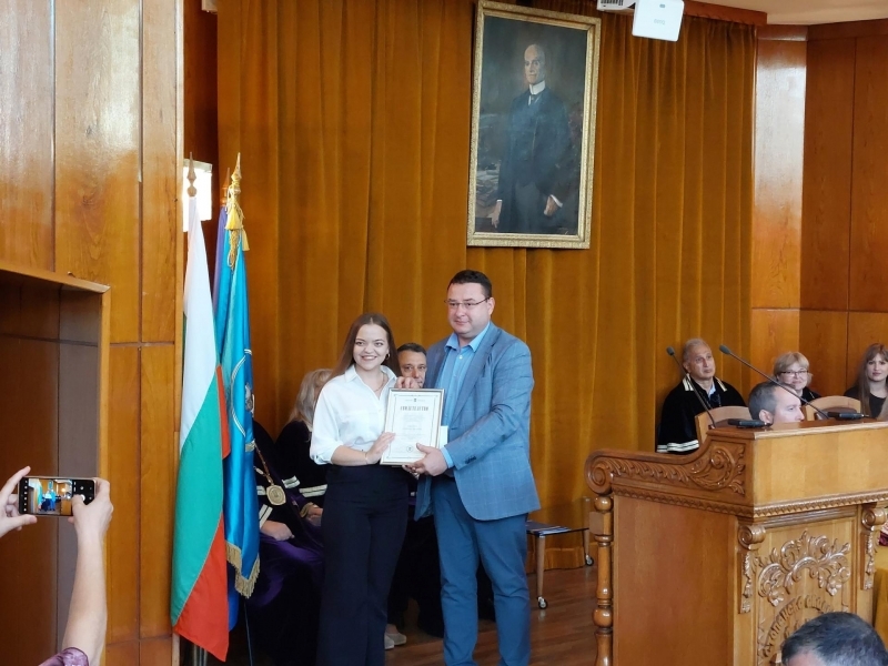 Министърът на регионалното развитие и благоустройството Андрей Цеков бе официален гост на откриването на учебната година в СА „Димитър А. Ценов” 