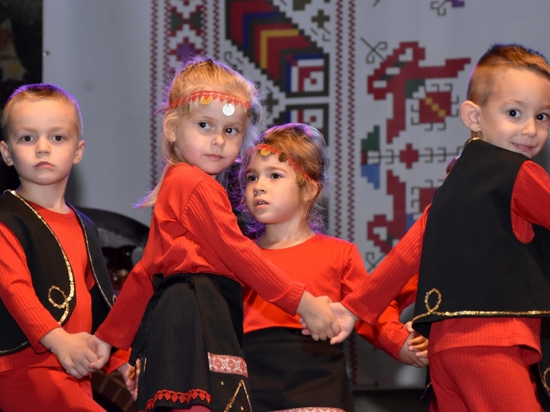 Свищовските детски градини участваха в празничната програма на „СВИЩОВСКИ ЛОЗНИЦИ 2023“ 