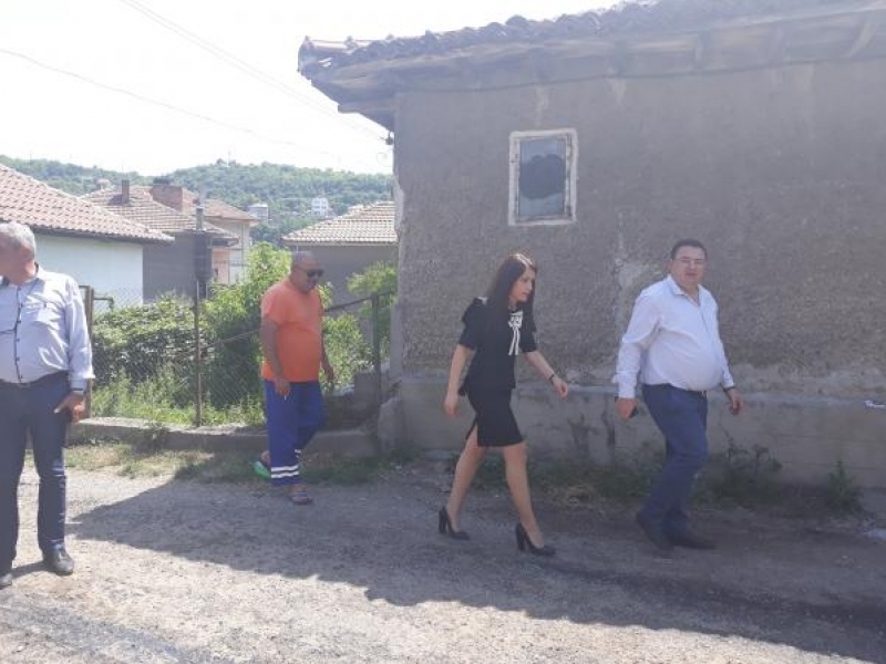 Народният представител Станислава Стоянова посети Свищов и се запозна с дейностите по ремонта на улиците в града