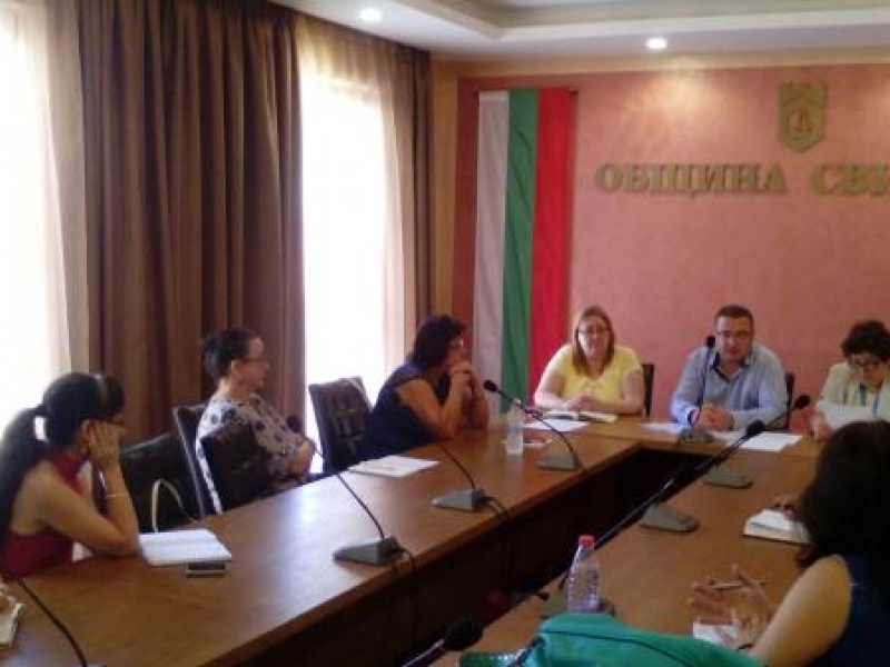 Срещи с директорите на училища и детски градини се проведоха в сградата на Община Свищов